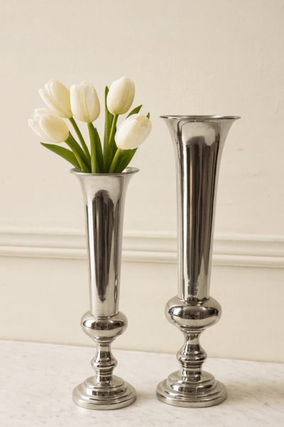 S/2 Elegant silver trumpet vases